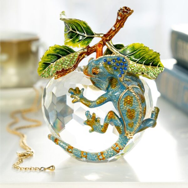 Crystal Apple with a Chameleon | Keren Kopal