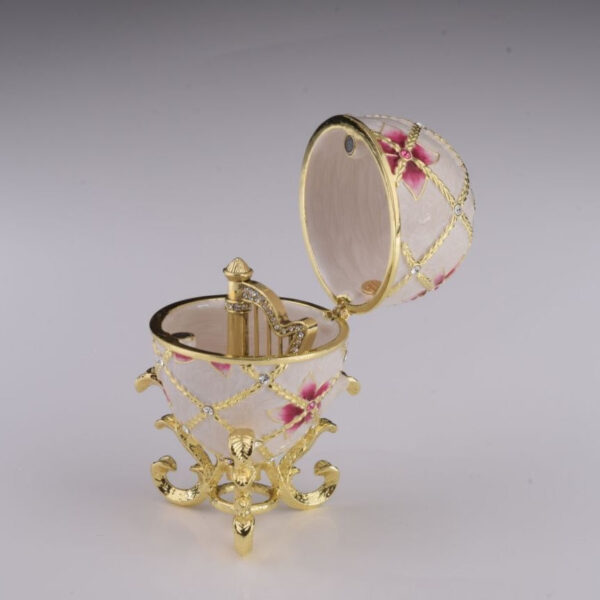 White Egg with Flowers and Harp | Keren Kopal