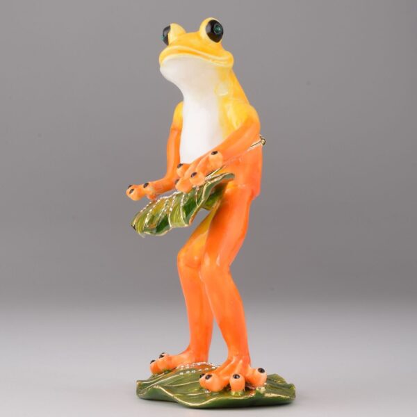 Frog Playing on Keyboards | Keren Kopal