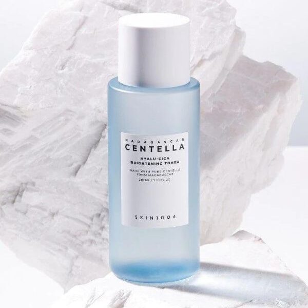 SKIN1004 Madagascar Centella Hyalu-Cica Brightening Toner 210ml